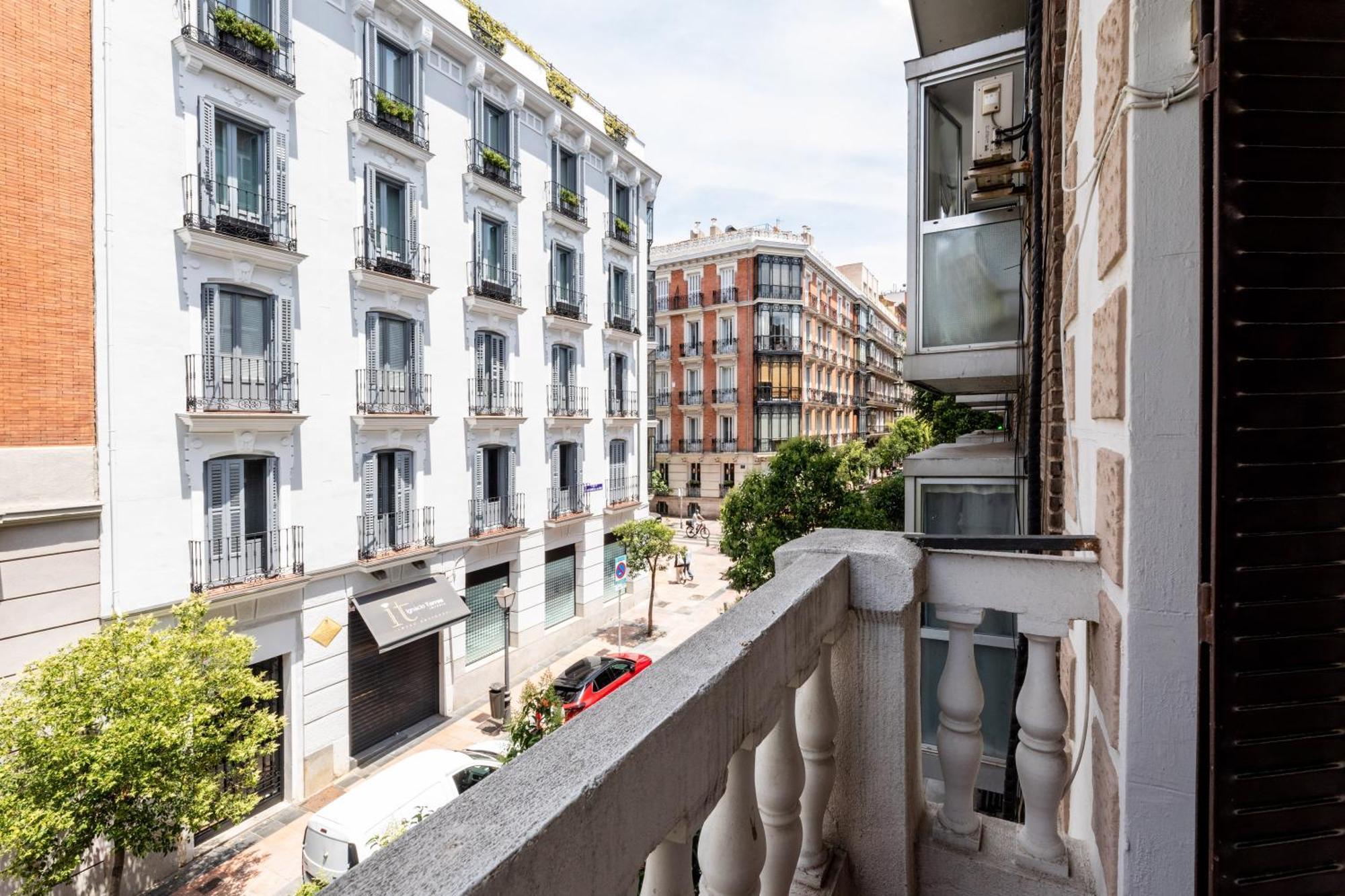 Montaber Apartments - La Paz Market Madrid Buitenkant foto